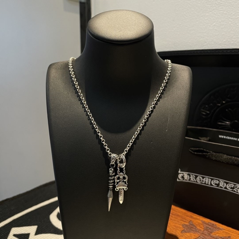 Ch*0me He**ts necklaces